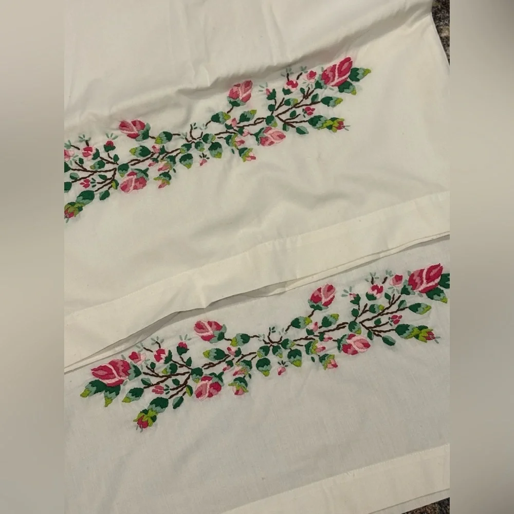 2 Vtg Cotton Hand Floral Rose Embroidered Pillowcases